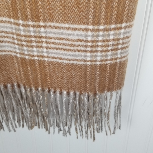 Mode By 2R Plaid Blanket Scarf Wrap Fringe Gold Tan Honey Gray Cream Soft Layer - Picture 7 of 8